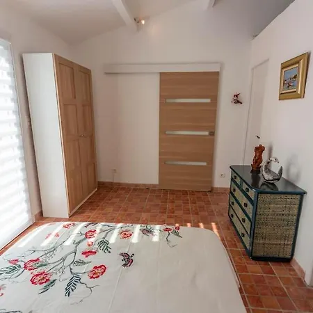 Joli Studio 36M2 Tout Confort Châteauneuf-de-Gadagne Buitenkant foto