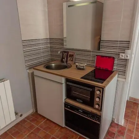Joli Studio 36M2 Tout Confort Châteauneuf-de-Gadagne Buitenkant foto